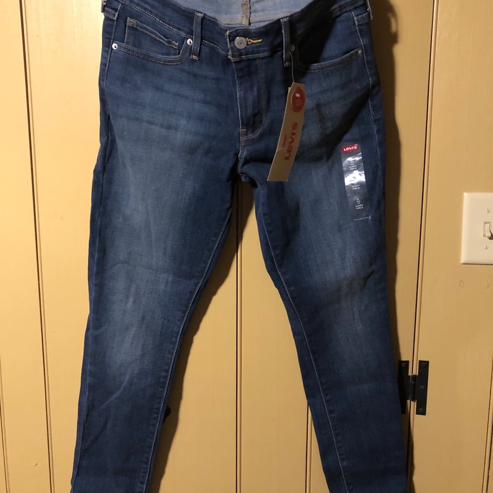 Levis 711 Skinny Jeans
